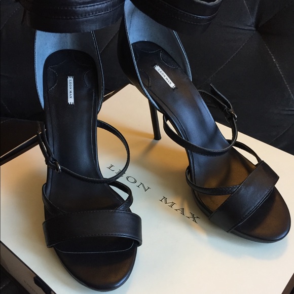 *Clear Out Sale* Studio Max Black High Heels - Picture 1 of 8